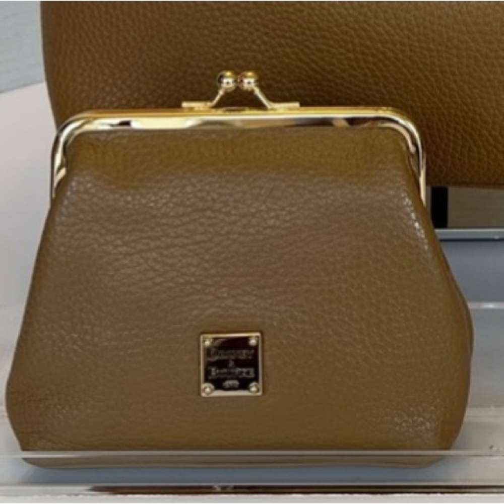 Dooney & Bourke Brown Pebble Leather 
Kisslock Coin Purse